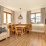 Herzerl-Chalet Appartements