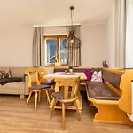 Herzerl-Chalet Appartements
